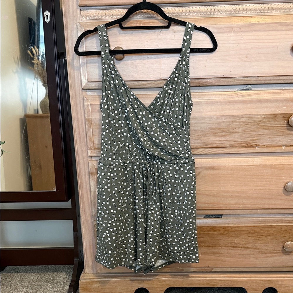 Market & Spruce Olive Green Floral Romper